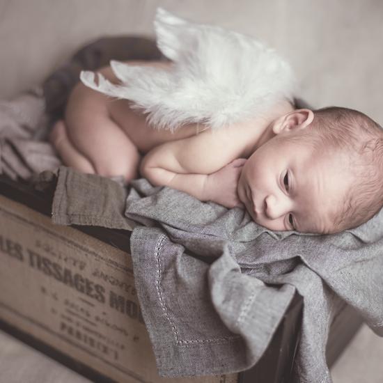 Nouveau né petit ange